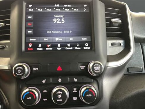 Used 2020 RAM 1500 Big Horn AWD/4WD image 11