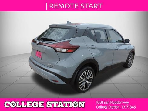 Used 2022 Nissan Kicks SV FWD image 4