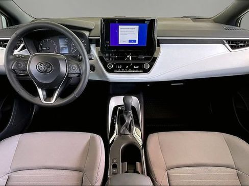 Used 2025 Toyota Corolla SE FWD image 7