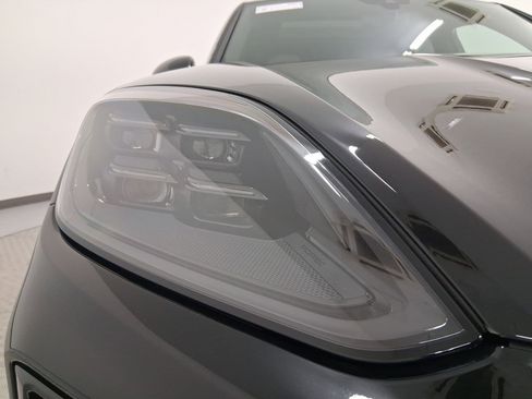 Certified 2025 Porsche Cayenne GTS image 12