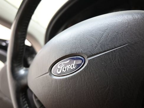 Used 2003 Ford Focus ZX5 Hatchback FWD image 24