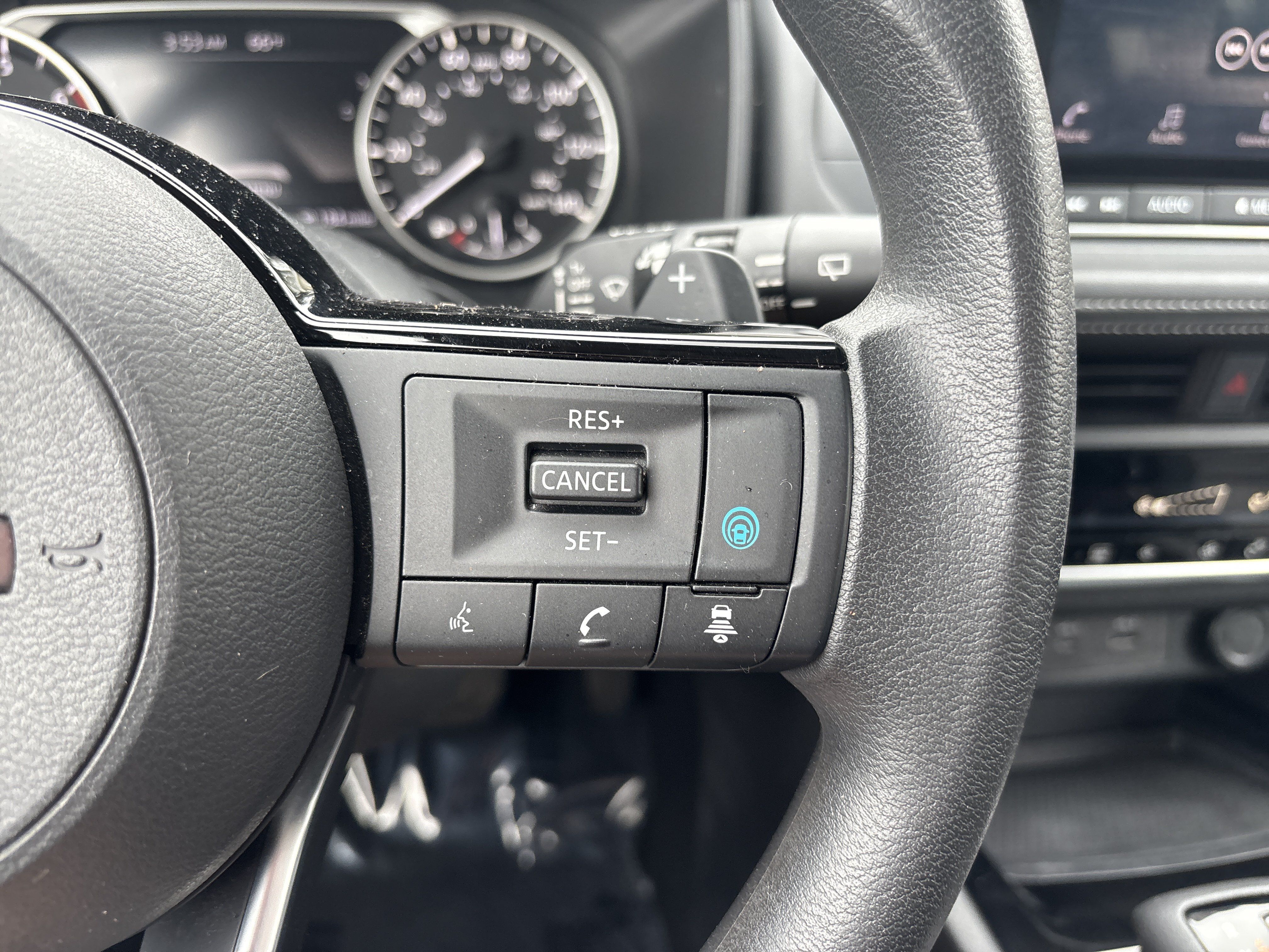 Used 2023 Nissan Rogue SV AWD/4WD image 27