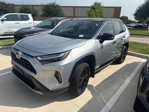 Used 2023 Toyota RAV4 XSE AWD/4WD image 5