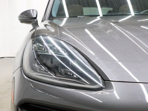 Used 2022 Porsche Cayenne Turbo image 51