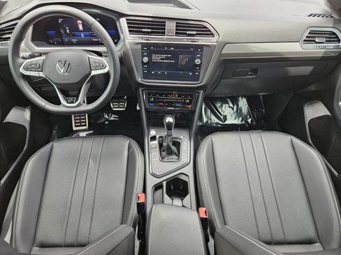 Used 2023 Volkswagen Tiguan SE R-Line FWD image 18