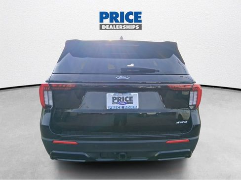 Used 2025 Ford Explorer ST-Line image 6