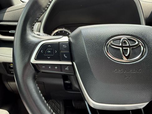Used 2023 Toyota Highlander XSE FWD image 28