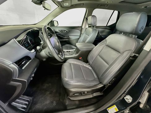Used 2019 Chevrolet Traverse Premier w/ Driver Confidence II Package FWD image 13