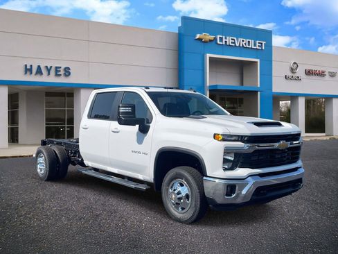 New 2026 Chevrolet Silverado 3500 LT w/ Convenience Package image 1