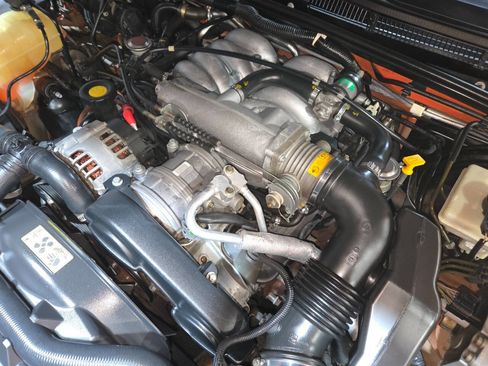 Used 2004 Land Rover Discovery S image 59