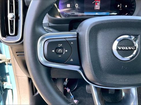 Used 2024 Volvo XC40 B5 Core AWD/4WD image 17