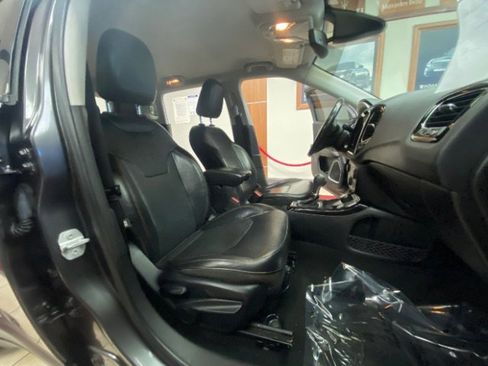 Used 2019 Jeep Compass Limited AWD/4WD image 14