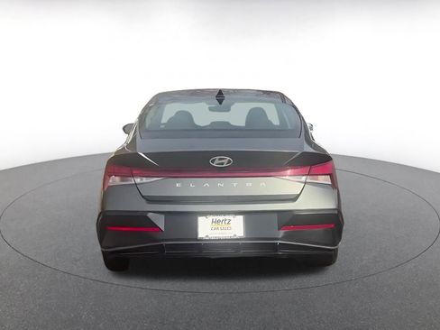 Used 2025 Hyundai Elantra SEL image 12