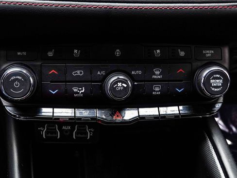 Used 2022 Dodge Durango R/T w/ Blacktop Package AWD/4WD image 22