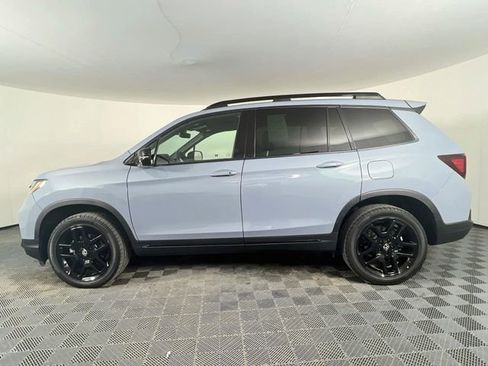 Certified 2024 Honda Passport Black Edition image 3
