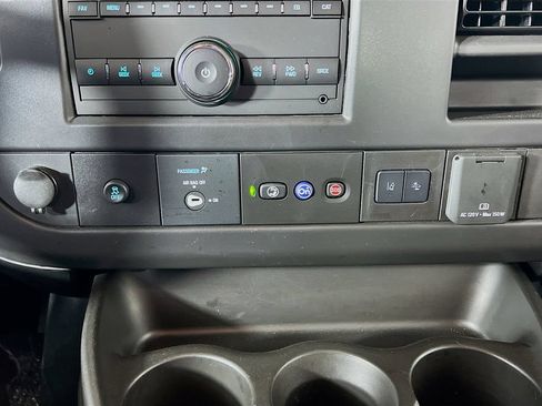 Certified 2025 Chevrolet Express 3500 LT w/ LT Preferred Equipment Group RWD image 33