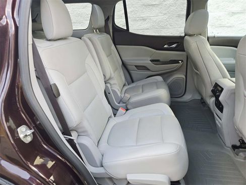 Used 2018 GMC Acadia SLT image 17