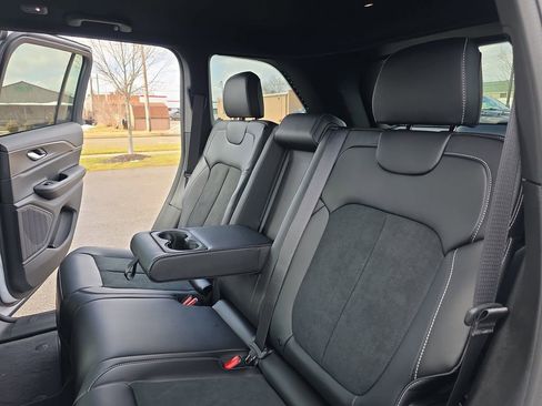 New 2025 Jeep Grand Cherokee Altitude image 14