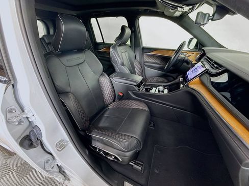 Used 2022 Jeep Grand Cherokee Summit AWD/4WD image 30