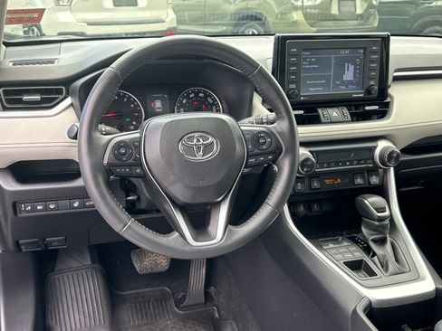 Used 2022 Toyota RAV4 XLE Premium AWD/4WD image 10
