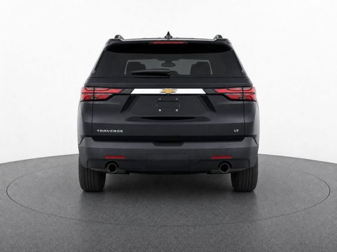 Used 2023 Chevrolet Traverse LT FWD image 7