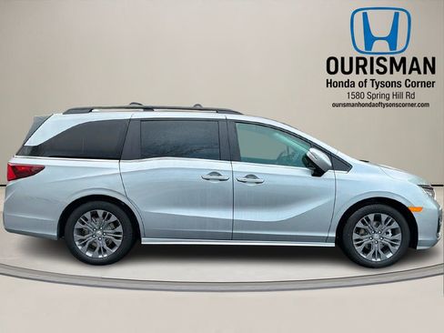 New 2026 Honda Odyssey Touring image 2
