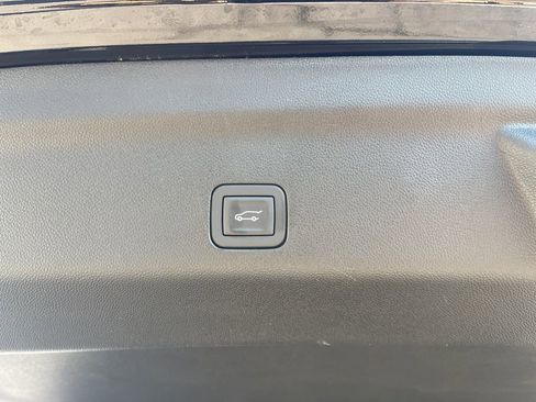 New 2026 Chevrolet Suburban Premier AWD/4WD image 16