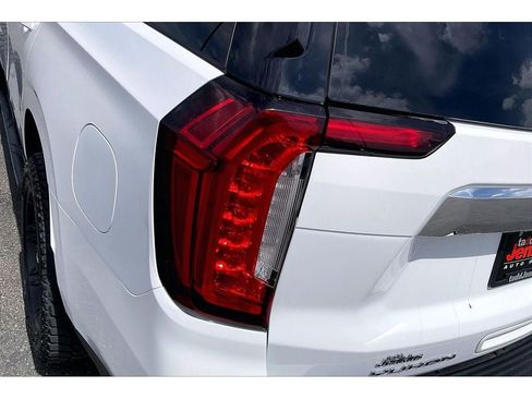 Used 2022 GMC Yukon SLE AWD/4WD image 30