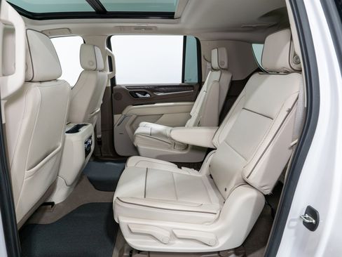 Used 2023 GMC Yukon XL Denali image 31