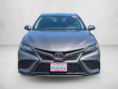 Used 2023 Toyota Camry SE FWD image 2