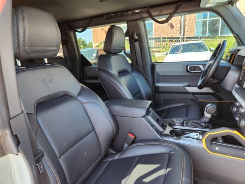 Used 2022 Ford Bronco Badlands image 16