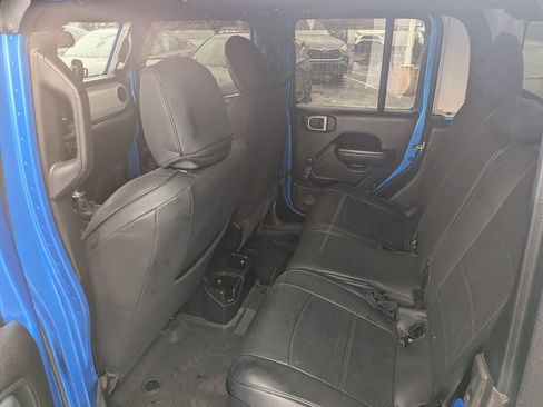 Used 2024 Jeep Gladiator Sport image 10