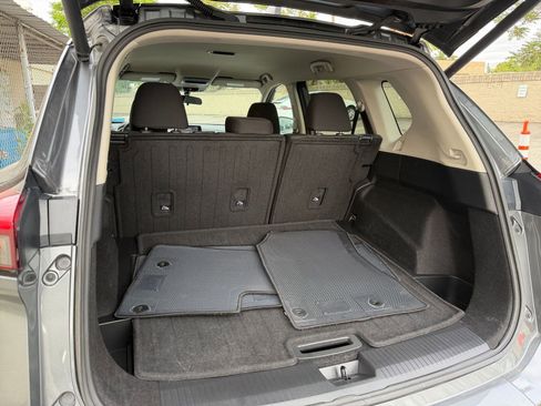 Used 2025 Nissan Rogue SV FWD image 33