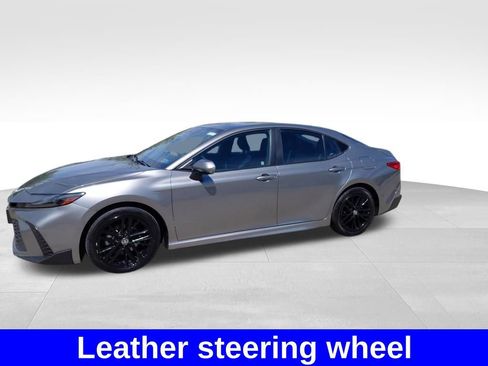 Used 2025 Toyota Camry SE FWD image 19