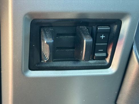 Used 2017 Ford F250 Lariat w/ Chrome Package image 25