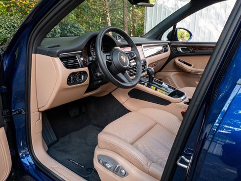 Used 2024 Porsche Macan image 4