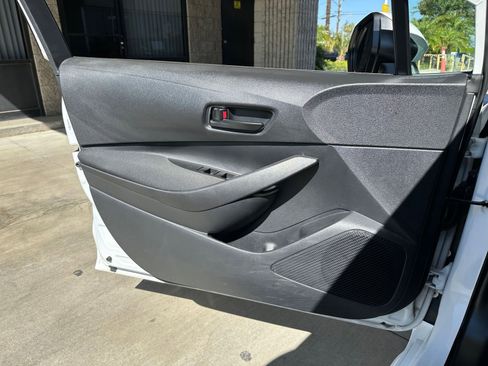 Used 2025 Toyota Corolla LE image 18