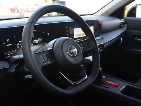 New 2025 Nissan Kicks SR image 14