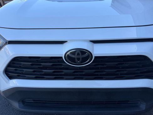Used 2020 Toyota RAV4 LE w/ Carpet Mat Package FWD image 23