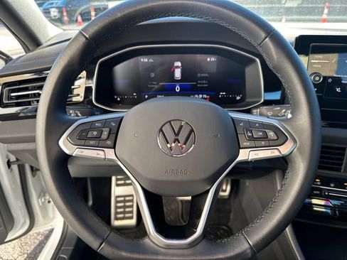 Used 2025 Volkswagen Jetta Sport image 23