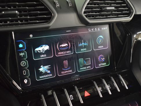 Used 2024 Lamborghini Urus S image 31