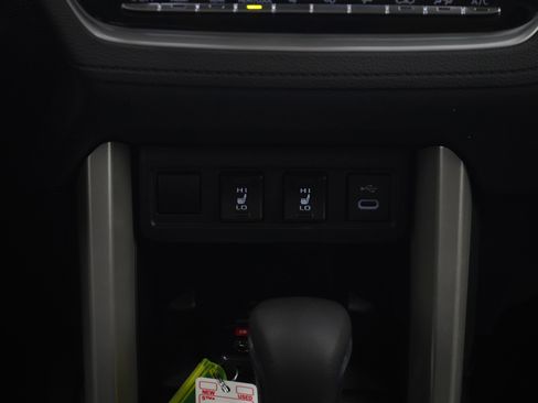 Used 2025 Toyota Corolla Cross XLE w/ Convenience Package AWD/4WD image 19