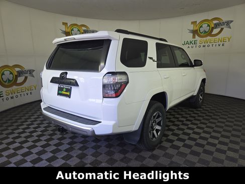 Used 2022 Toyota 4Runner TRD Off-Road Premium w/ Moonroof Package AWD/4WD image 9
