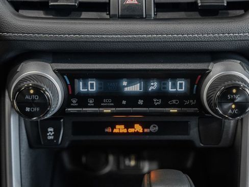 Used 2025 Toyota RAV4 XLE image 20