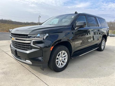 Used 2023 Chevrolet Suburban LT image 8
