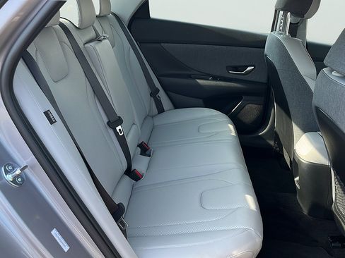 Certified 2025 Hyundai Elantra Limited FWD image 25