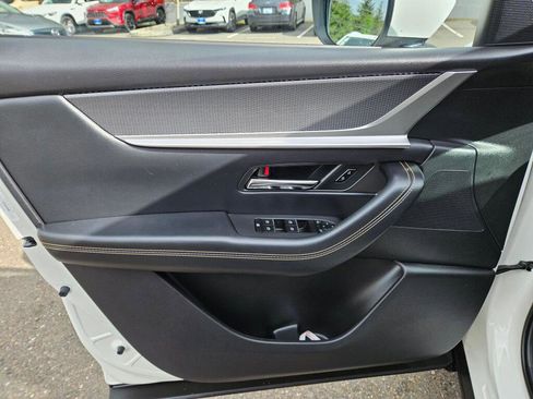 Certified 2024 MAZDA CX-90 Plug-In Hybrid w/ Preferred AWD/4WD image 18