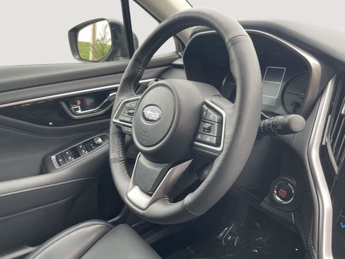 Certified 2025 Subaru Outback Limited AWD/4WD image 5