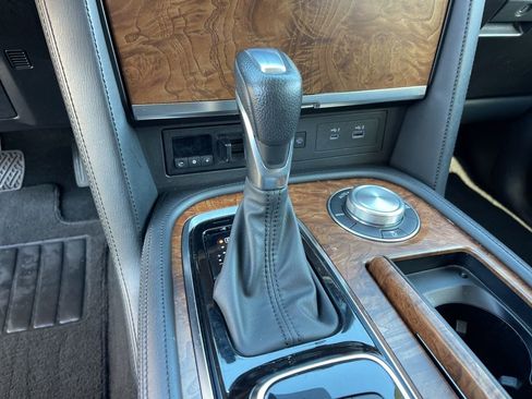 Used 2024 Nissan Armada SL image 13