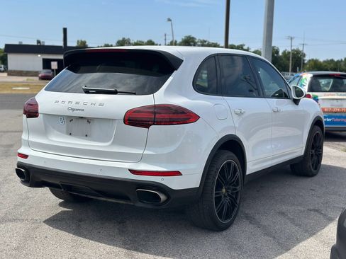 Used 2016 Porsche Cayenne AWD/4WD image 6